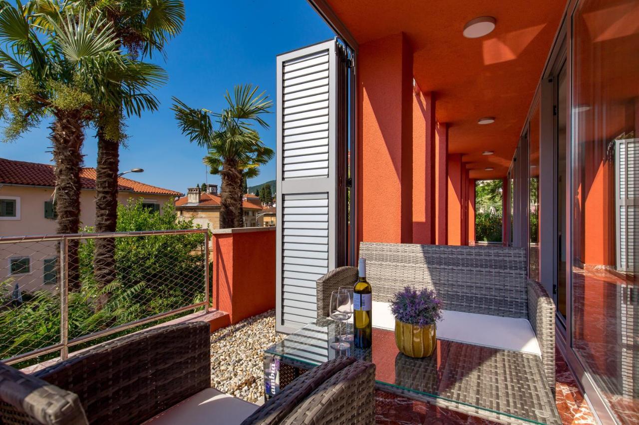 Luxury City Center Apartment -50M To The Sea Abbázia Kültér fotó