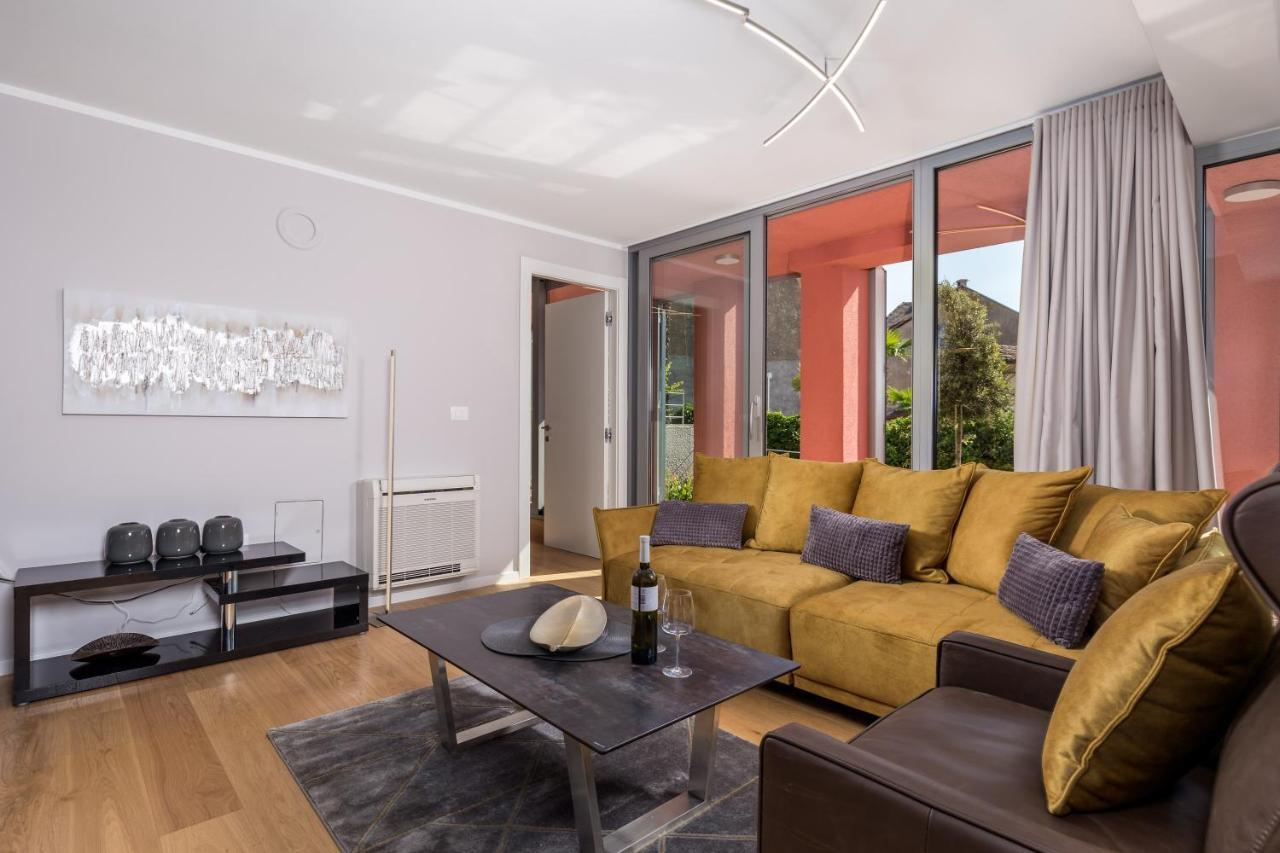 Luxury City Center Apartment -50M To The Sea Abbázia Kültér fotó