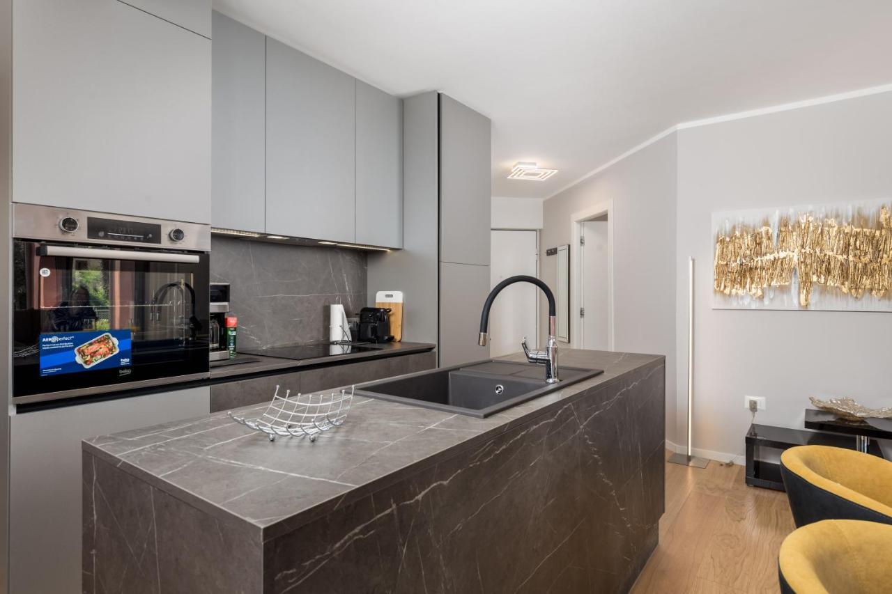 Luxury City Center Apartment -50M To The Sea Abbázia Kültér fotó
