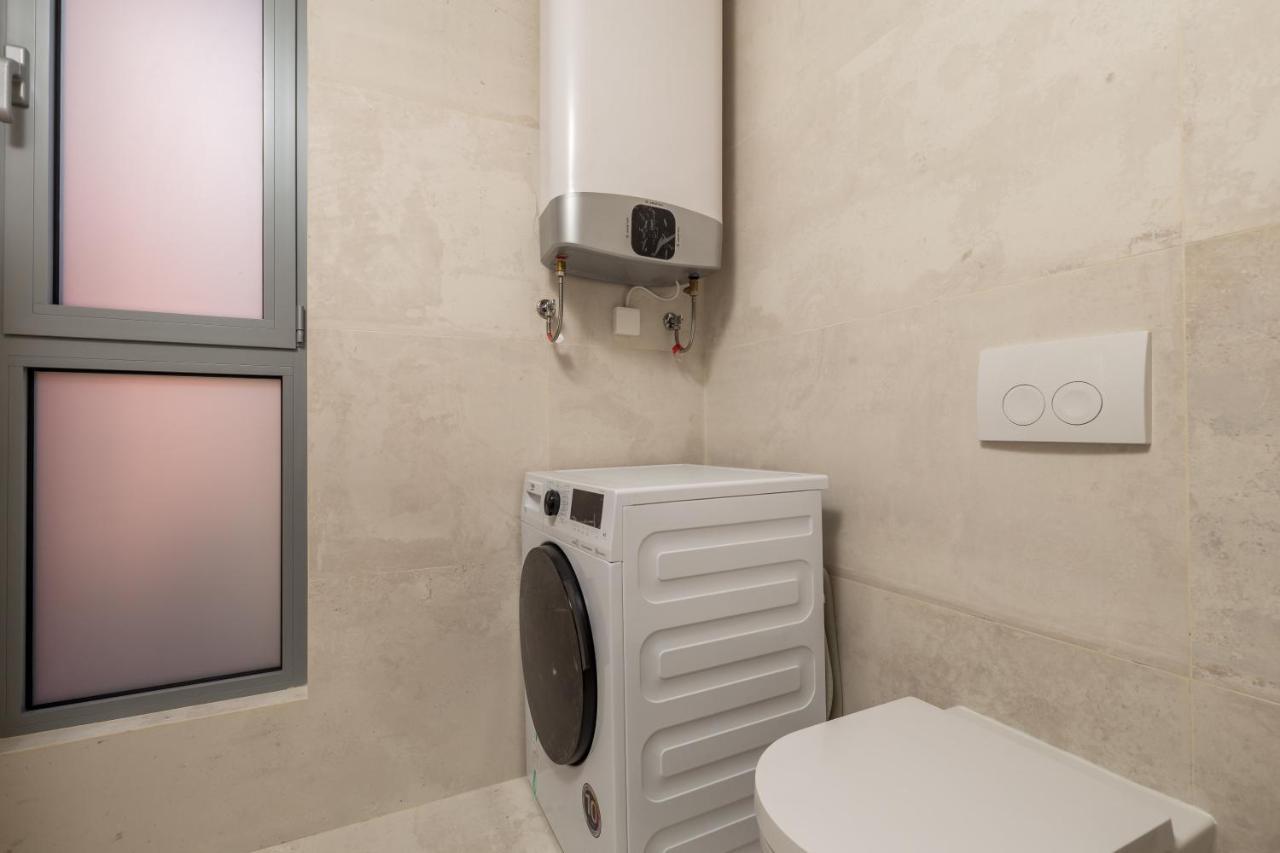 Luxury City Center Apartment -50M To The Sea Abbázia Kültér fotó