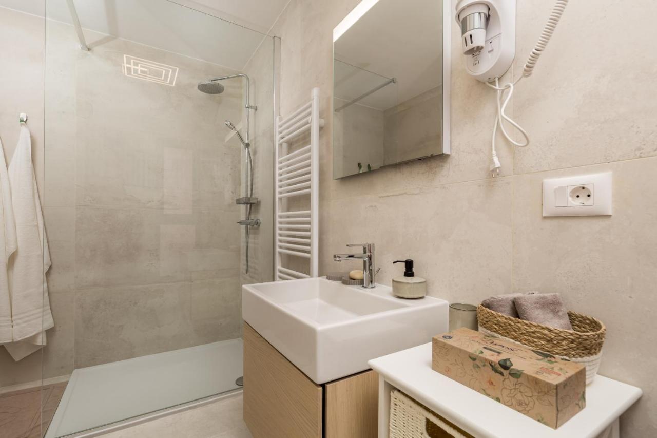 Luxury City Center Apartment -50M To The Sea Abbázia Kültér fotó